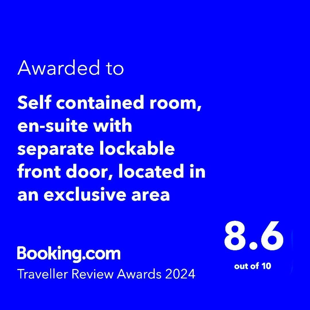 Self Contained Room, En-Suite With Separate Lockable Front Door, Located In An Exclusive Area Уенсбъри Екстериор снимка