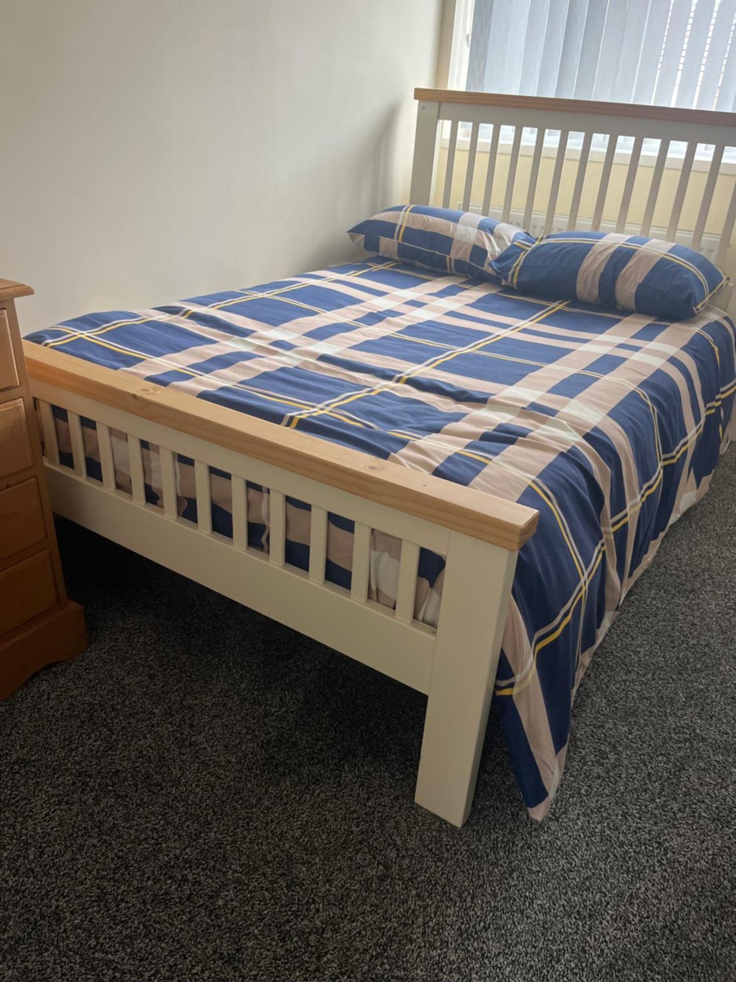 Self Contained Room, En-Suite With Separate Lockable Front Door, Located In An Exclusive Area Уенсбъри Екстериор снимка